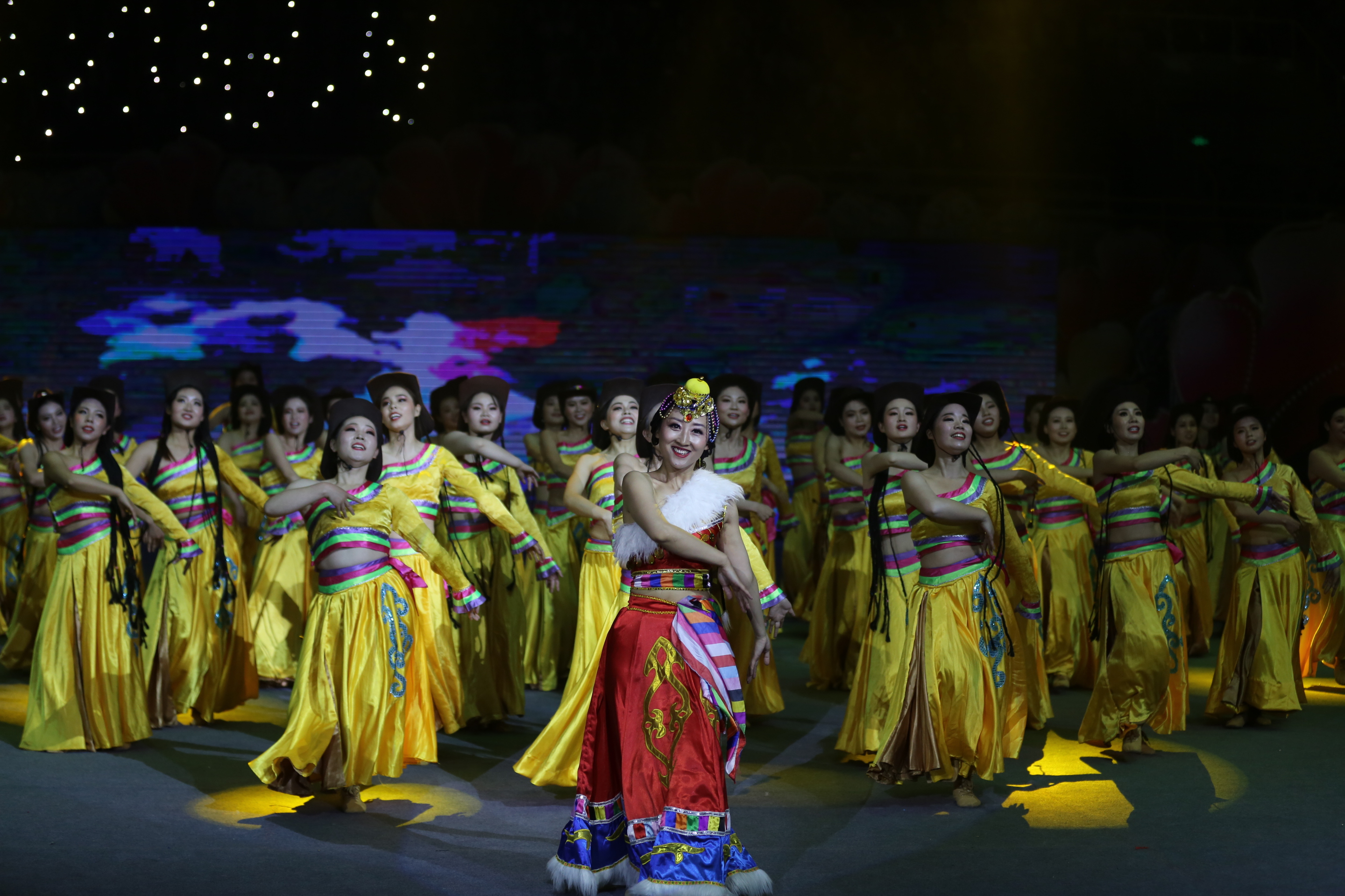 Đại hội thứ mười lăm toàn thể nhân viên và khen thưởng của Đại Trương - Tình cảm lăn tăn